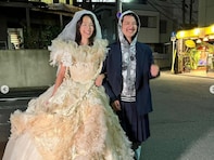 「結婚したのかと」水原希子、ウエディングドレス姿で男性とツーショット！ 「お姫様みたいです」