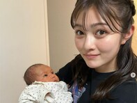 「ママの表情ですね」井上咲楽、赤ちゃんを抱く姿に「こりゃ可愛すぎる」「良いママになりそう」の声！
