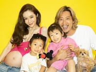 元EXILE・黒木啓司の妻・宮崎麗果、家族でのマタニティフォト公開で「最高に素敵な家族写真」「凄くいい夫婦」の声