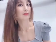 熊田曜子、胸元＆背中ちらりなボディコンワンピ姿に「レベチな美しさ」「ボディライン素敵すぎます」の声