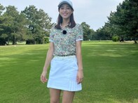 鷲見玲奈、大人っぽい花柄ゴルフウエア姿を披露！ 「相変わらずの美脚」「似合うし色っぽい」