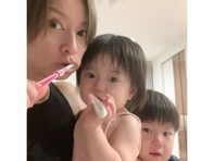 「ママそっくり」鈴木亜美、1歳娘＆3歳息子との歯磨きショットが「可愛すぎる」と反響！ 「お利口しゃん」