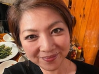 「誰？彼氏？」飯島直子、男性とのデートショット？ に反響！ 「ムロツヨシさん？」「男の人だよね？？」