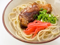 食べてみたい「沖縄県」のお土産ランキング！ 同率1位は「サン食品本場ソーキそば」と……？