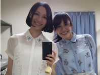 「1枚目から泣いた」あ～ちゃん＆のっち、昔のミニスカ美脚ショット！ 懐かしい姿に「エモい」と大反響