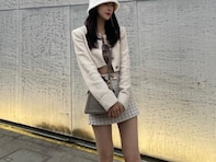堀未央奈、超ミニ丈スカートから太ももを披露！ おなかもチラ見せした色っぽい全身ショットを披露