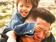 「すごいイケメン」渡辺美奈代の息子・矢島愛弥、父親との幼少期の顔出しショット！ 「顔小さくて可愛い」