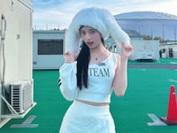 「美女超えてます？」NiziU・リマ、うさ耳コーデでおなか＆太もも見せ！ 「透明感がレベチ」
