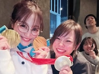 「メダル噛んじゃダメよ」鈴木奈々、五輪の金メダルショット公開！ 「メダル重かったー」と感想つづる