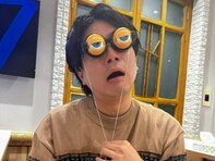 NEWS加藤シゲアキ、直木賞逃し“ザコシ眼鏡”で悲しみのポスト！ 「また初心にかえって頑張ります」