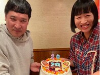 しずちゃん、南海キャンディーズ20周年を祝う“すごいケーキ”披露！ 相方・山里亮太とのツーショットも