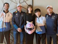 「これはすごいメンバー」マギー、角田裕毅らと豪華F1ショット！ 「腰に手を回さない角田の可愛さよ」