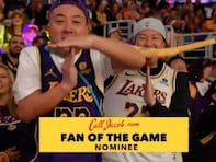 NBA中継に映り込んだまさかの人気芸人に反響！ 「合成じゃないの？」「反応の速さが流石すぎwww」