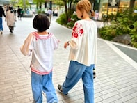 「親子コーデ憧れる」アルコ＆ピース・平子、妻＆娘のリンクコーデ姿を公開！ 「可愛い親子です」