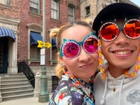 「ラブラブなご夫婦」織田信成、妻との結婚記念日に密着ショットを公開！ 「楽しそうでほっこりです」