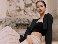 「彫刻かと」堀田茜、ほっそりウエスト＆美デコルテ際立つモデルショット！ 「流石の格好よさです」