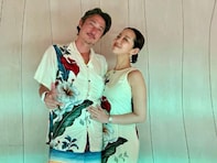 「最高の夫婦愛」PINKY、夫・窪塚洋介との密着ショットを投稿し大反響！ 「窪田家の幸せを祈ってます」