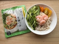 【カルディ】アジアンテイストな「エスニック素麺つゆ」は麺にかけるだけでOK！ 魚介とも相性抜群