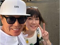 松本伊代、夫・ヒロミとの “ラブラブ”ショット公開！ 「ハワイでの束の間夏休み」「楽しかったなぁ」