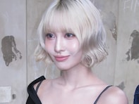 「可愛すぎるううう」TWICE・モモ、美デコルテ際立つ大胆肌見せショット！ 「美しい」「ゴージャス」