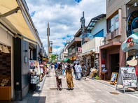 散歩しに行きたいと思う「江ノ島電鉄線の駅」ランキング！ 2位「鎌倉」を抑えた1位は？