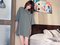 「部屋着りんか丈よすぎる」久間田琳加、美脚を見せつけるビッグTシャツ姿を披露！ 「脚長っっ　綺麗」