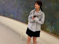 「スタイル良すぎませんか」郡司恭子、超ミニスカで美脚際立つショットにファン歓喜！「足、ほっそ」