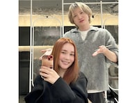 「えっ？」人気女性芸人、“1年3カ月ぶり”美容院ショットに「どこのギャルかと」「若々しい」と反響！