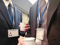 「なんでいつも顔映さんの」松坂桃李、岡田将生？ とのツーショットに「映すとこ間違ってる」の声