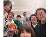 「食べて飲んで笑って」小川菜摘、豪華メンバー8人での“美味しいもん会”に反響！ 「めっちゃ楽しそう」