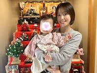 「完全にお母さんの顔」鷲見玲奈、生後10カ月娘とのツーショットに反響！ 「可愛い親子」「幸せそう」