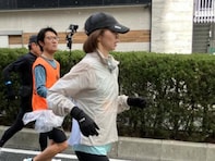 安田美沙子、母になり初フルマラソンでサブフォー達成！ 「母と息子の抱擁ええねぇ」「本当にすごい！」