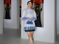 「拡大した」堀田茜、圧巻スタイル際立つミニ丈コーデ披露！ 「可愛い」「めっちゃ輝いていて眩しい」