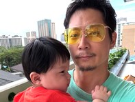 黒木啓司、生後6カ月～6歳の子どもとハワイへ！ 「啓司さんにそっくりすぎ」「貫禄ありすぎて立派」