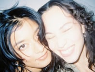 「女神同士が仲良くて嬉しい」水原希子、同い年ローラの誕生日を祝福。密着写真に「尊すぎます」反響