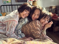 「なんて愛おしすぎるお写真」広瀬すず、美人俳優2人との密着ショットを披露！ 「贅沢ですね」