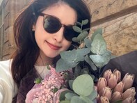 「さすが、、センスが違いますね」堂安律の美人妻、自宅に花を飾る「素敵なお色のお花ですね」