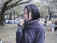 「びじゅ強すぎる」あの、変装なしの花見ショット披露！ 「人がおしよせて来ないのかね」「透明感すごい」