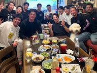 「ご自宅ですかね？」中田翔、チームメイトらを招き“中田会”を開催！ 「最高なメンバー&笑顔」