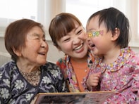 「95歳と5歳と2歳」柳原可奈子、家族ショット公開！ 「親子3代最高の笑顔」「ひ孫と一緒は素敵」