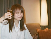 「すっぴんだよね！？」秋元真夏、母親撮影のプライベートショットに反響！ 「赤ちゃんフェイスすぎる」