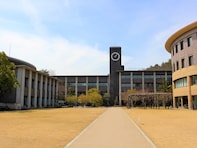 「関関同立」の中で最も知名度が高いと思う大学ランキング！ 2位「立命館大学」、1位は？