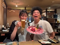 「同じ顔」片桐仁、美人妻＆イケメン息子の家族ショットに反響「奥さんかわよ」「ラブラブでうらやましい」