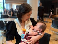 「どんどん綺麗になってる」西野未姫、“けーが買ってくれた服”で生後7カ月娘との親子ショット披露！