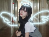 「やっぱり天使」人気インフルエンサー、ミニスカ制服ショットに絶賛の声！ 「めっちゃエモい」