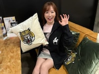 「年齢不詳ですね」皆藤愛子、超ミニスカから美脚を披露！ 「生足最高」「丈が短過ぎて、ヤバいッス」