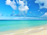 夏に行きたい「伊豆諸島（神津島村）の海水浴場」ランキング！ 2位「沢尻海水浴場」、1位は？