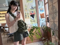 「一瞬JKにみえた」あ～ちゃん、美脚ショットに反響「足細すぎ！！！」「20代に見えるし　マジヤバイ」