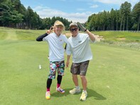 「なんか涙でてきちゃう」手越祐也、“大好きな兄貴”とのゴルフショットに「名コンビだいすき」の声！