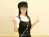 「全然雰囲気が違う」浜崎あゆみ、大胆スリットから美脚見せ！ 「こう言う系統の服も似合うのズルい」